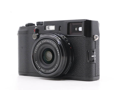 Fujifilm X100 (Limitierte Schwarz-Edition)