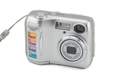 Nikon Coolpix 3200 - Kompakte Digitalkamera