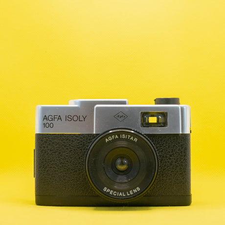 Agfa Isoly 100: La Cámara Popular que Democratizó la Fotografía en los Años 60