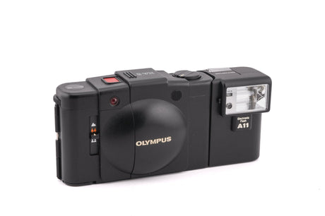 Olympus XA2 + A11 Elektronenblitz