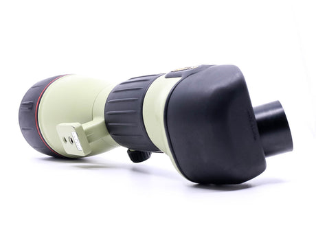 Nikon Fieldscope ED 82 (Winkeleinblick)