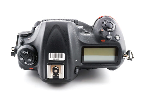 Nikon D5 + MH-26a Akkuladegerät - Generalüberholte Digitalkamera (Schwarz)