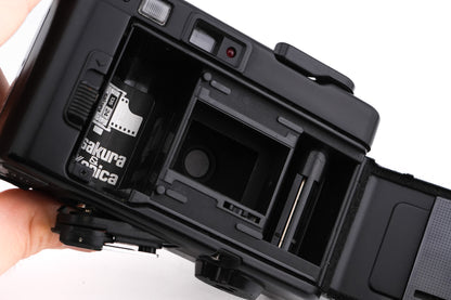 Here is the translation:

**Konica Pop**