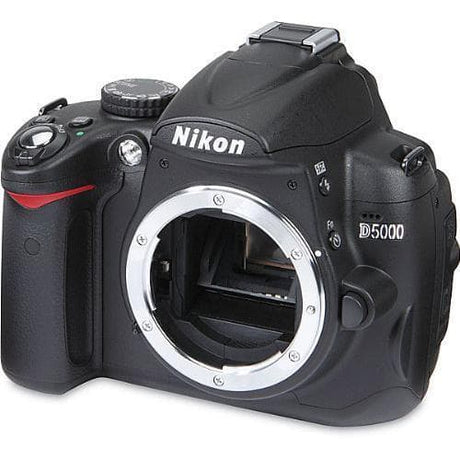 SLR D5000 - Schwarz + Nikon AF-S DX Zoom Nikkor 18-70mm f/3.5-4.5G IF-ED