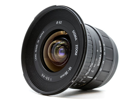 Sigma 18-35mm f/3.5-4.5 Aspherical – Sony A-Mount