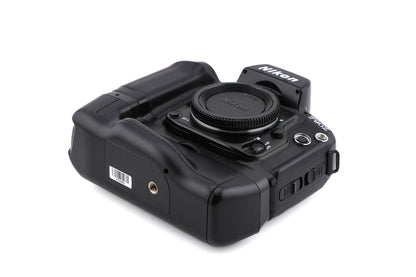 Nikon F90X + MB-10 Akkupack