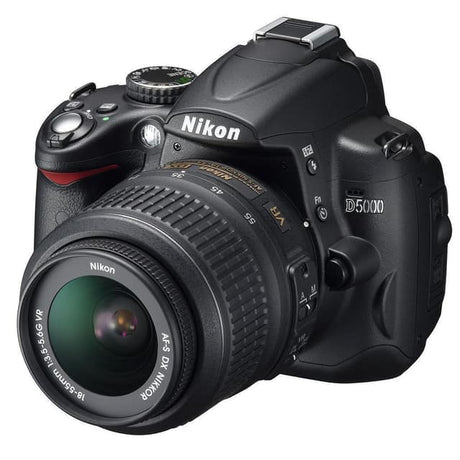 SLR D5000 - Schwarz + Nikon AF-S DX Nikkor ED 18-55mm f/3.5-5.6G II