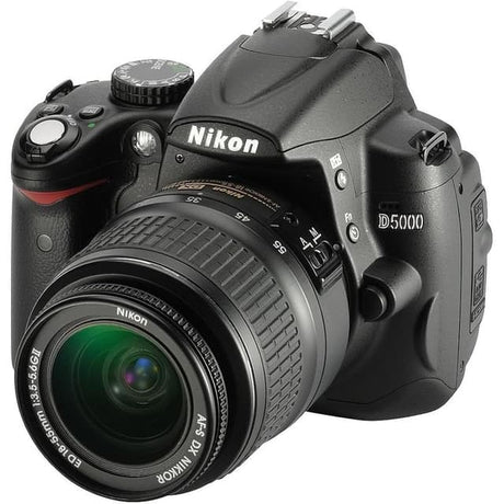 SLR D5000 - Schwarz + Nikon AF-S DX Nikkor ED 18-55mm f/3.5-5.6G II