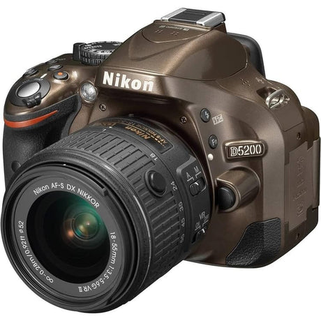 SLR D5200 - Braun + Nikon AF-S Nikkor DX 18-55mm f/3.5-5.6 G VR II