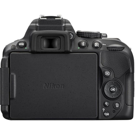 Nikon D5300 Spiegelreflexkamera - Schwarz + Nikon AF-S DX Nikkor 18-105mm f/3.5-5.6G ED VR Objektiv