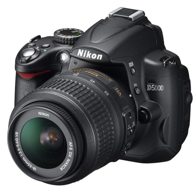 SLR D5000 - Black + Nikon AF-S DX Nikkor 18-55mm f/3.5-5.6G VR f/3.5-5.6G de segunda mano en Camera Market