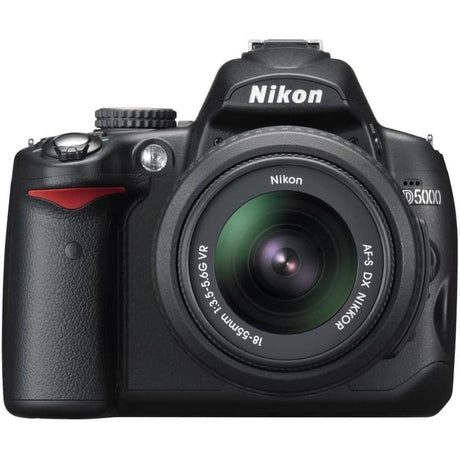 SLR D5000 - Schwarz + Nikon AF-S DX Nikkor 18-55mm f/3.5-5.6G VR