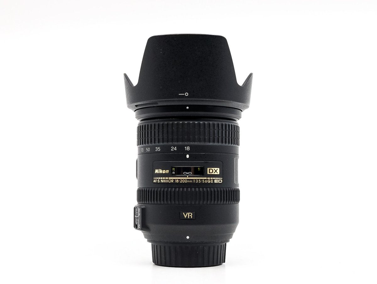 Nikon AF-S DX Nikkor 18-200mm f/3.5-5.6G IF-ED VR II · Hauptbild