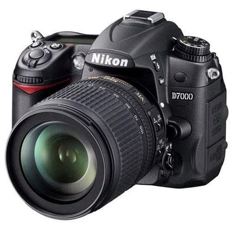 SLR D7000 - Schwarz + Nikon AF-S Nikkor 18-105mm f/3.5-5.6G ED f/3.5-5.6