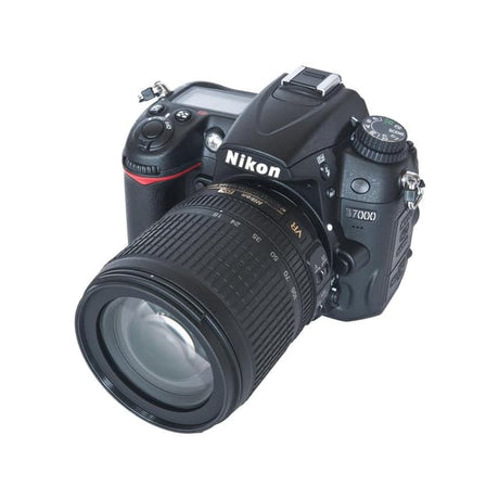 SLR D7000 - Schwarz + Nikon AF-S Nikkor 18-105mm f/3.5-5.6G ED f/3.5-5.6