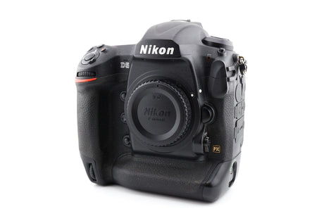 Nikon D5 + MH-26a Akkuladegerät - Generalüberholte Digitalkamera (Schwarz)