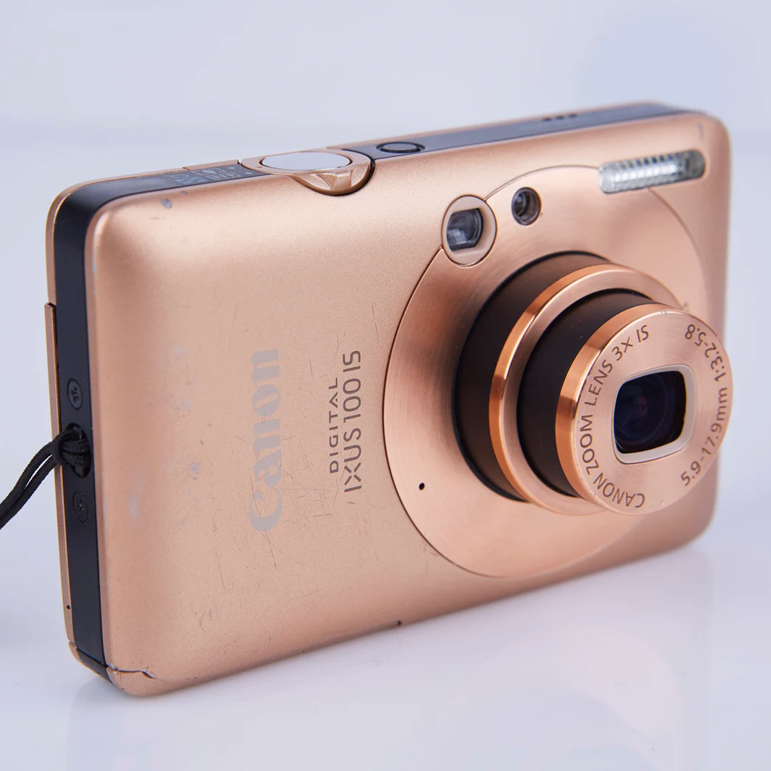 Canon Digital IXUS 100 – Vintage Digitalkamera · Hauptbild