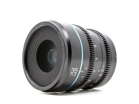 Sirui 35mm T1.2 Nightwalker – Canon RF Anschluss
