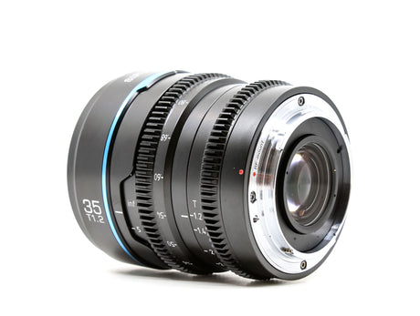 Sirui 35mm T1.2 Nightwalker – Canon RF Anschluss