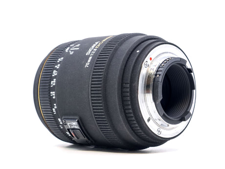 Sigma 70mm f/2.8 EX DG Makro - Nikon Anschluss