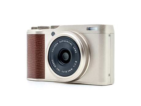 **Fujifilm XF10**