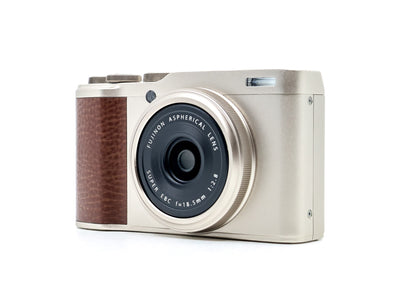 **Fujifilm XF10**