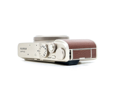 **Fujifilm XF10**