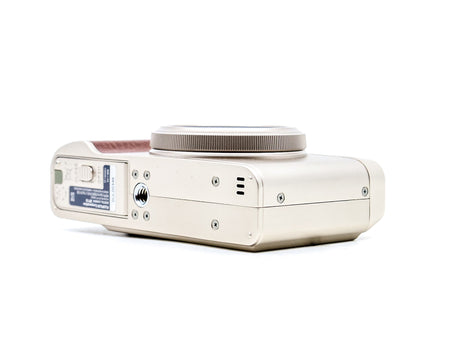 **Fujifilm XF10**
