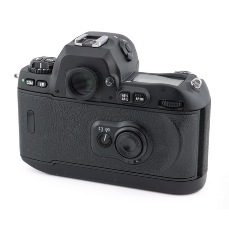 Nikon F100 (Nur Gehäuse)