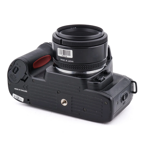 Nikon F80 + 50mm f1.8 AF Nikkor – 35mm SLR Premium Filmkamera