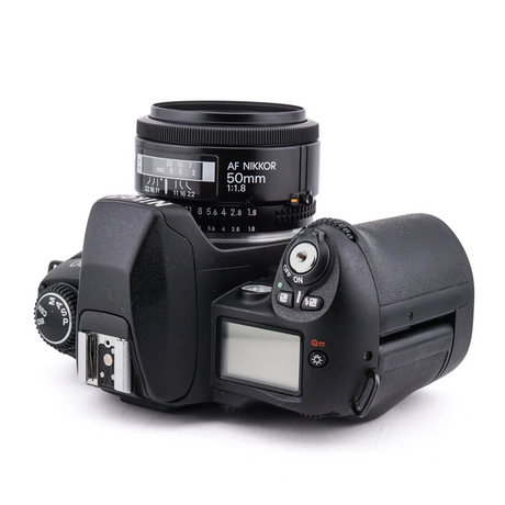 Nikon F80 + 50mm f1.8 AF Nikkor – 35mm SLR Premium Filmkamera