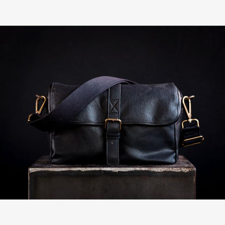 Paris Black Waxed Canvas Kameratasche