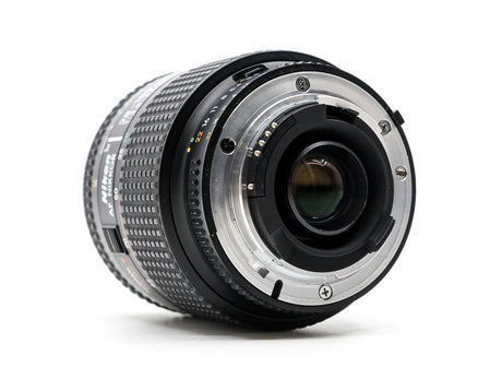 Nikon AF Nikkor 28-105mm f/3.5-4.5D Makro