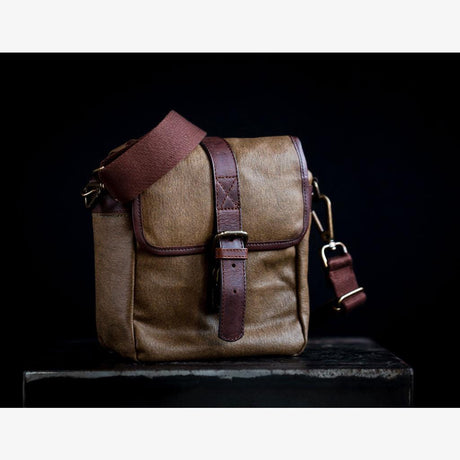 Berlin Olive Green Waxed Canvas Kameratasche