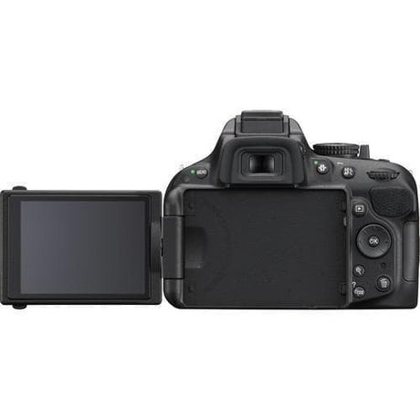 SLR D5200 - Schwarz + Nikon AF-S DX Nikkor 18-55mm f/3.5-5.6G ED II + AF-S DX VR 55-200 mm f/4-5.6 G IF ED f/3.5-5.6 + f/4-5.6