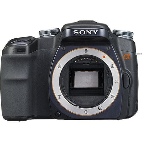 Alpha DSLR-A100 Spiegelreflexkamera - Schwarz + Sony DT 18-200mm f/3.5-6.3