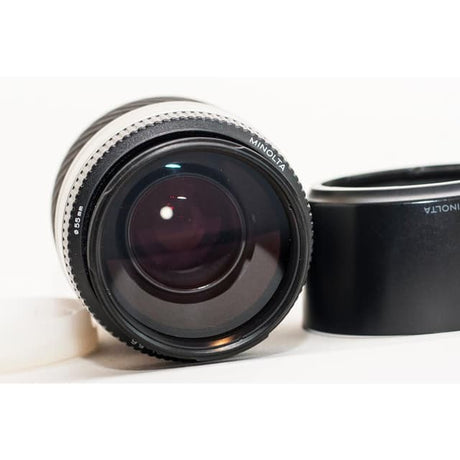 Minolta AF 75-300mm f/4.9 Objektive