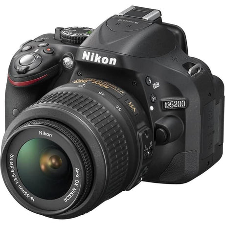SLR D5200 - Schwarz + Nikon AF-S DX Nikkor 18-55mm f/3.5-5.6G ED VR