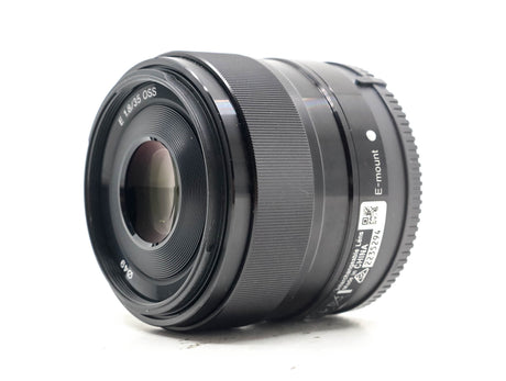 Sony E 35mm f/1.8 OSS