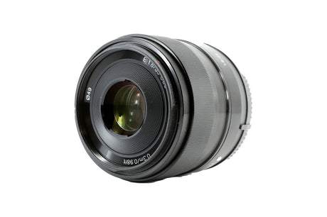 Sony E 35mm f/1.8 OSS
