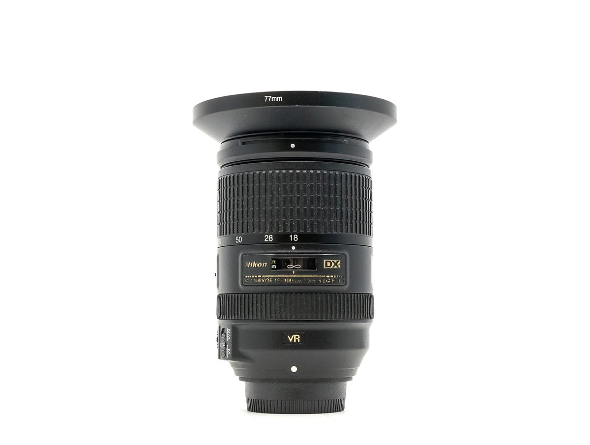 Nikon AF-S DX Nikkor 18-300mm f/3.5-5.6G ED VR · Hauptbild