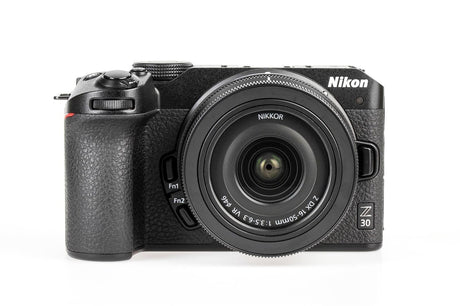 Nikon Z30 mit NIKKOR Z DX 16-50/3,5-6,3 VR