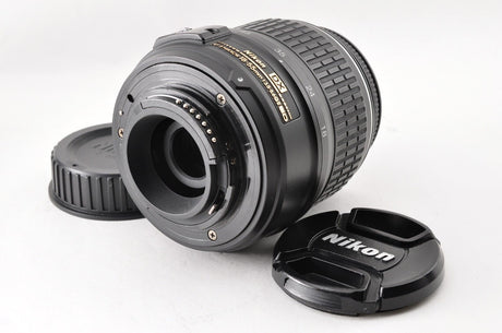 Nikon D3300 24,1 MP DSLR AF-S DX 18-55 mm f/3,5-5,6 G ED II