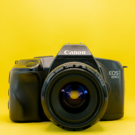 Canon EOS 850 + 35-70 F3.5 - 5.6 - Vintage 35mm SLR Analogkamera