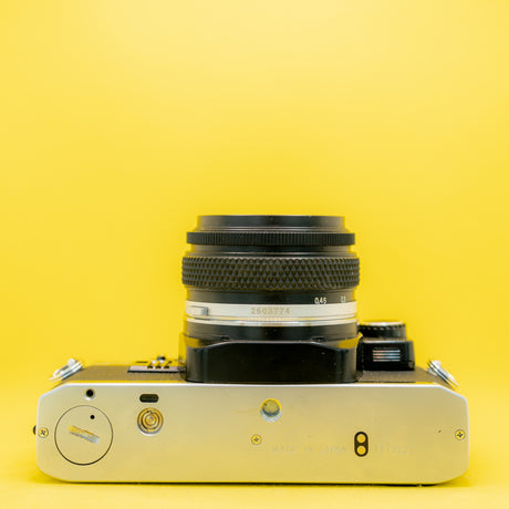 Olympus OM10 + Zuiko 50mm 1.8 – Vintage 35mm SLR Filmkamera – Ohne manuellen Adapter *