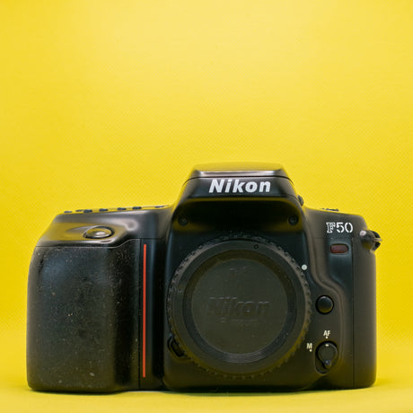 Nikon F50 (Gehäuse) - 35mm Analoge Spiegelreflexkamera (SLR)
