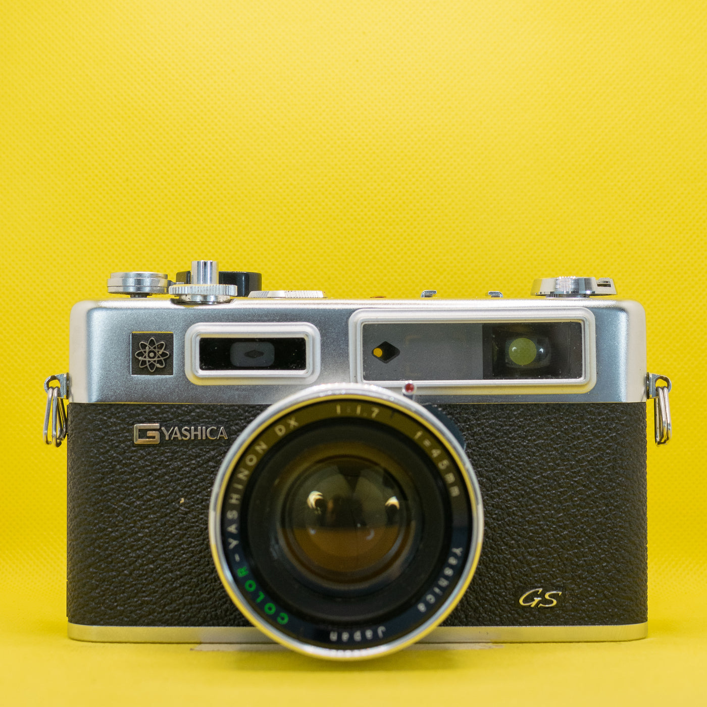 Yashica Electro 35 GS mit Yashinon DX F 1.7 · Hauptbild